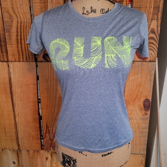 Brooks Tops - Brooks Run tshirt